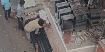 250 feet AC copper pipe stolen from the fourth floor of Pavata Roadways bus stand, police starts investigation.