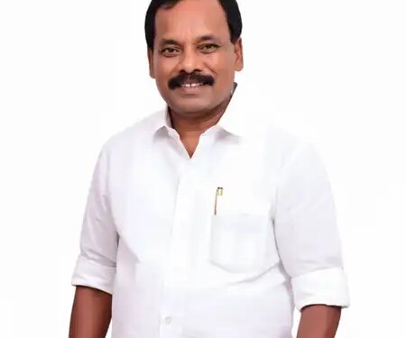 AIADMK leader Dhanapal demands CBI inquiry into resignation of four MLAs