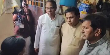 Allegation of threatening Hindu woman in Malad, Minister Mangal Prabhat Lodha demands action from police