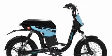 Amazing offer in Amazon sale: Huge discount on stylish e-scooter, available at low price with range of 105Km.