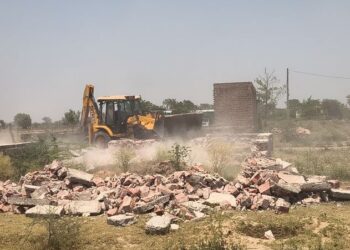 Big action of BDA: 10 hectares of land encroachment free, 90 illegal plots demolished