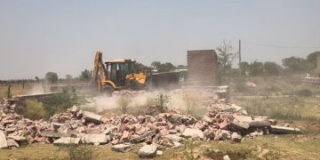 Big action of BDA: 10 hectares of land encroachment free, 90 illegal plots demolished