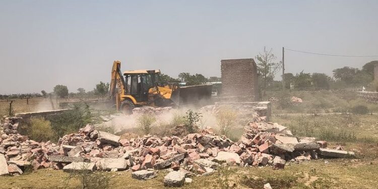 Big action of BDA: 10 hectares of land encroachment free, 90 illegal plots demolished