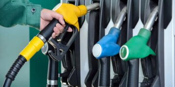 Big decision of the government after the increase in petrol and diesel prices, know in the footage. Windfall tax of Rs 3 per liter applicable on exports.