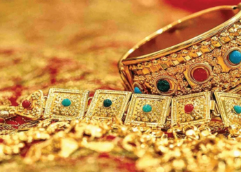 Big fall in jewelery shares due to PM's appeal, market stirred due to advice to postpone gold purchase