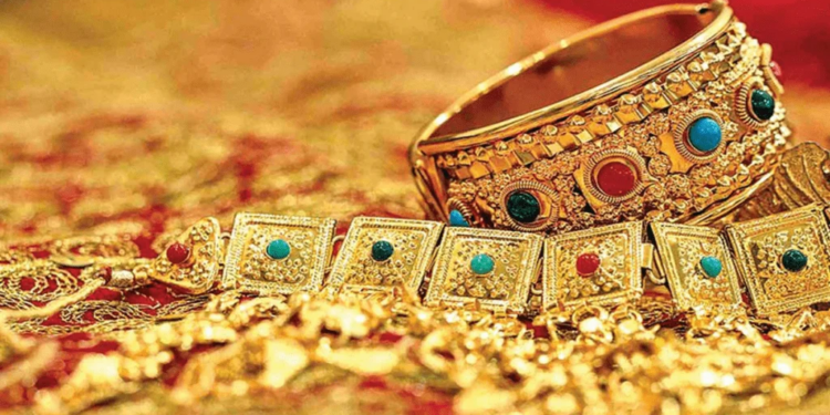 Big fall in jewelery shares due to PM's appeal, market stirred due to advice to postpone gold purchase