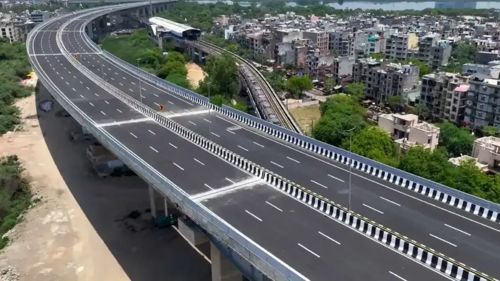 Big gift to Delhi-NCR: Noida, Delhi, Faridabad and Gurugram will be connected by a single highway, inspection of DND-Faridabad-Sohna project.