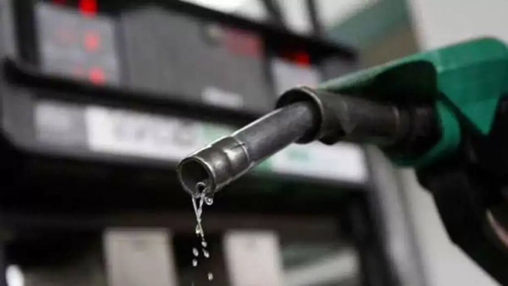 Big relief! There is a huge reduction of Rs 22 in the price of petrol and diesel here, people are happy with the government's decision.