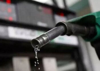 Big relief! There is a huge reduction of Rs 22 in the price of petrol and diesel here, people are happy with the government's decision.