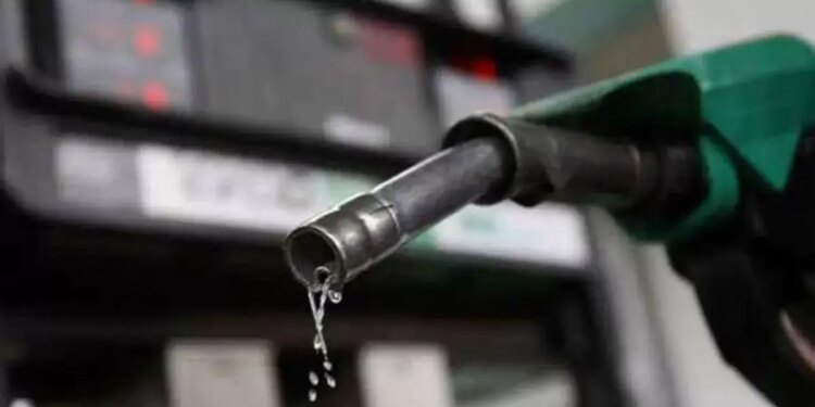 Big relief! There is a huge reduction of Rs 22 in the price of petrol and diesel here, people are happy with the government's decision.
