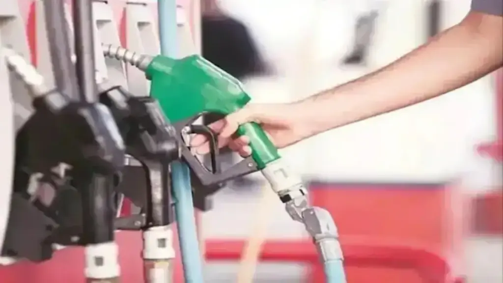 Big update on petrol and diesel prices! IOCL's statement - The burden will not increase all at once, but may increase gradually.