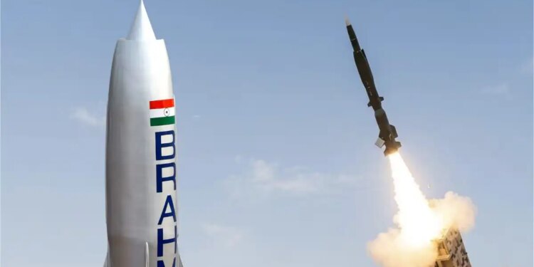 BrahMos VS Fatah 3: Who is more dangerous between India's BrahMos and Pakistan's Fatah-3 missile, understand the complete difference from range to speed.