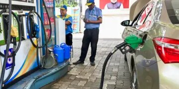 Burden of Rs 30,000 crore on Center due to excise duty cut on petrol and diesel, consumers not affected