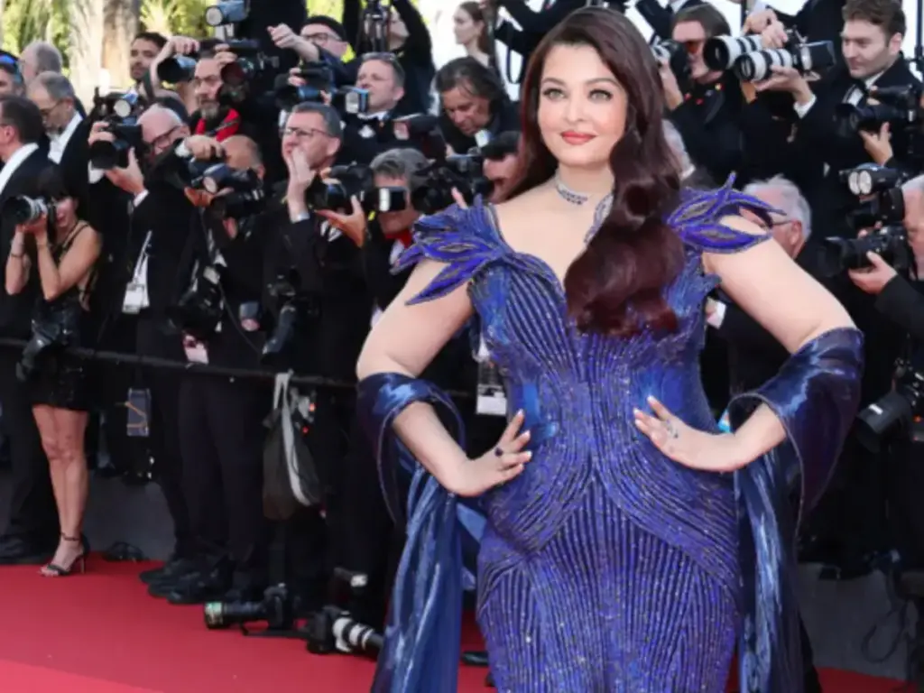Cannes 2026: Aishwarya Rai Bachchan dazzles in blue gown, wins hearts with her charming looks as soon as she arrives on the red carpet