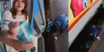 'Cheap Shahrukh Khan' becomes topic of discussion, video of young man taking out dupatta from under the train goes viral