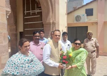 Chief Secretary V. Srinivas visited the ancient museum in Junagadh Fort.