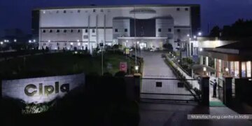 Cipla's fourth quarter profit fell by 55 percent to Rs 555 crore.