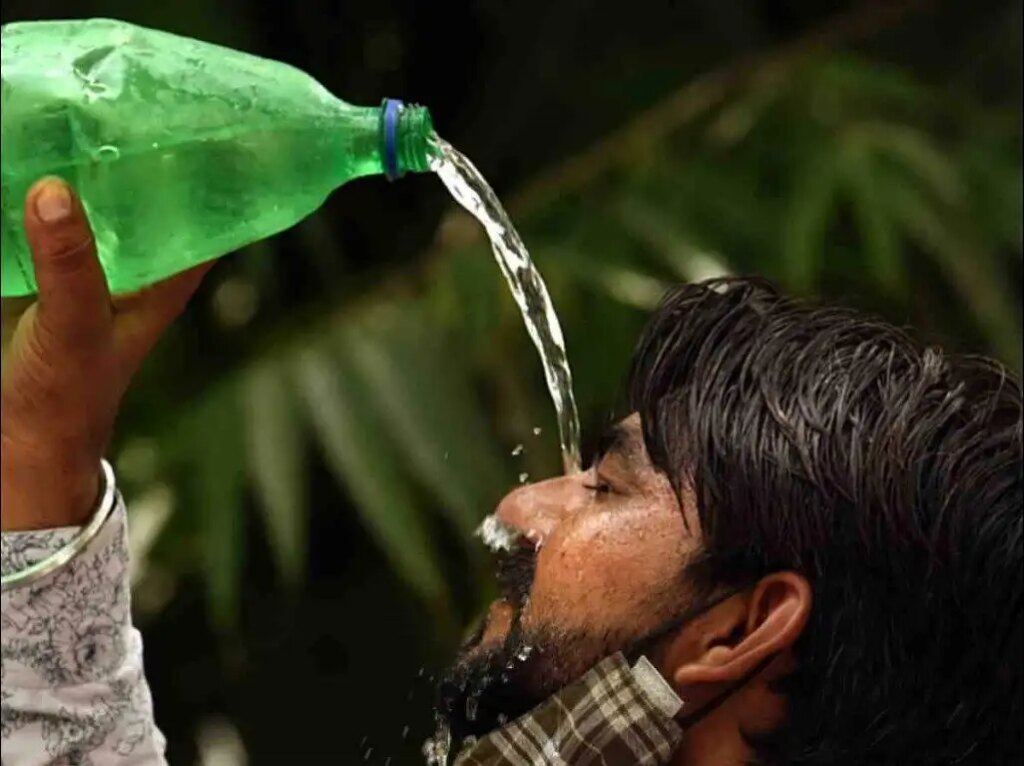 Climate Crisis: Not only environment, climate change is also increasing the risk of mental health and stroke, know how