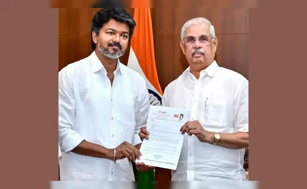 Clouds of danger over Vijay government! Congress sent MLAs to Bengaluru, tomorrow's VCK meeting may change the equation