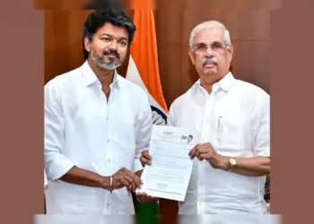Clouds of danger over Vijay government! Congress sent MLAs to Bengaluru, tomorrow's VCK meeting may change the equation