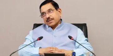 Congress has 'no existence' outside Kerala, will lose in Karnataka also: Pralhad Joshi