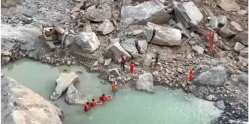 Crusher mine accident in Mokalwas of Neemkathana, landslide created panic, rescue operation continues