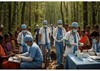 Dantewada Health Camp: CM Swasth Bastar Abhiyan Brings Healthcare to Remote Tribal Villages. Chhattisgarh News: Health services reached the forests of Dantewada, picture changed in Badepalli. News Track in Hindi