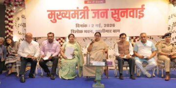 Delhi CM Rekha Gupta held 'public hearing' in Shalimar Bagh to solve public problems.