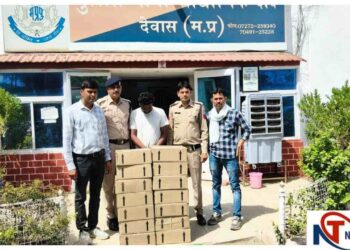 Dewas Police Seize 14 Boxes of Illegal Liquor and Car, One Accused Arrested. Madhya Pradesh News: Major action against illegal liquor in Dewas, 14 boxes of liquor and car seized, accused arrested. News Track in Hindi