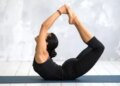 Dhanurasana is helpful in keeping the kidneys healthy, makes the body strong from inside.