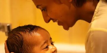 Do not make these mistakes while bathing a newborn baby, know the right way