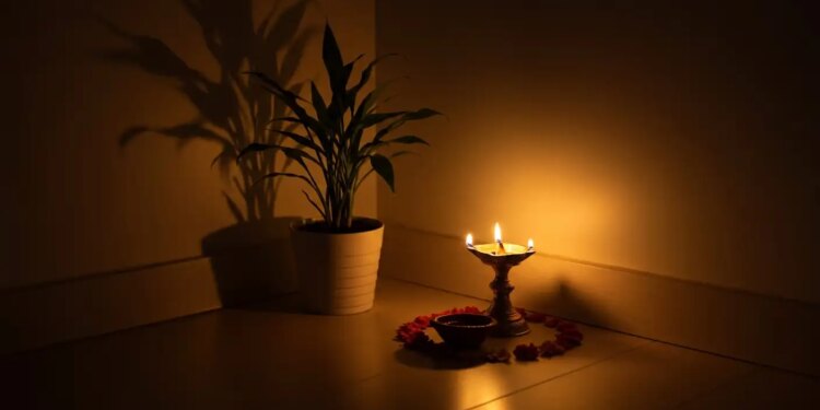 Do these 7 auspicious deeds daily, according to Vastu and Vedic beliefs, paths to progress can open.