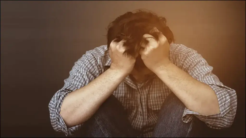 Do you also feel sudden heartbeat, fear and panic? Know the symptoms of anxiety