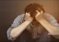 Do you also feel sudden heartbeat, fear and panic? Know the symptoms of anxiety