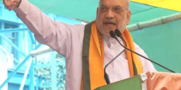 'Don't be afraid, uproot TMC': Amit Shah roars in Bengal