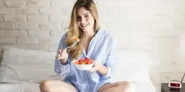 Eating in bed: an open invitation to ruin! Know the strict rules of Vaastu and the beliefs behind it