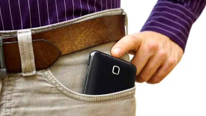 Falling Birth Rates: Are smartphones becoming the reason for declining birth rate? Shocking revelation in the report