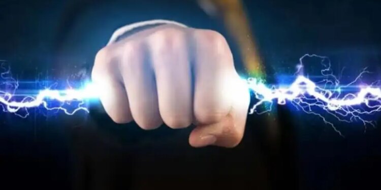 Feeling of electric current after touching metallic things in office, number of patients increased, understand in the video, doctors told these reasons.