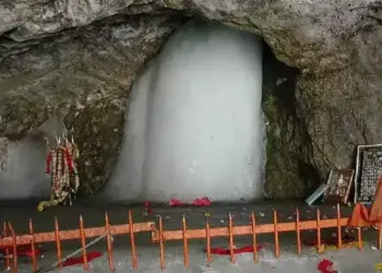 First darshan of Baba Barfani, 7 feet high Shivalinga built in Amarnath cave; The journey will start from July 3