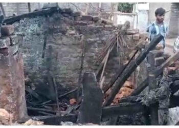 Four Family Members Killed in Cylinder Blast in Chhattisgarh, CM Announces Compensation. Chhattisgarh News: Cylinder blast in Durg became a scene of death, 4 including a one and a half year old girl were burnt alive. News Track in Hindi