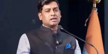 नांदेड़ में सांसद श्रीकांत शिंदे के काफिले में शामिल चार गाड़ियां आपस में टकराईं