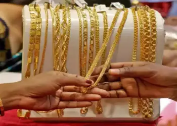 Gold Rate Today: After continuous rise, the price of 22 carat gold slipped to ₹ 1,46,240! Silver also became cheaper, know the latest price