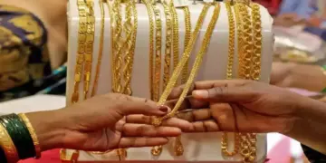 Gold Rate Today: After continuous rise, the price of 22 carat gold slipped to ₹ 1,46,240! Silver also became cheaper, know the latest price