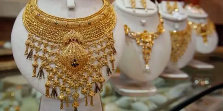 Gold-Silver Price Today: Gold price softened, silver also became dull, check today's latest rates before buying.