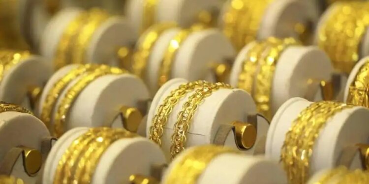 Gold Silver Price Today: Gold prices decreased from Delhi to Chennai, know today's price before purchasing.