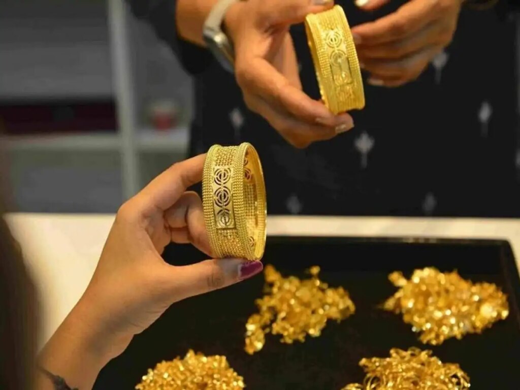 Gold Silver Price Today: Tremendous jump in silver, price increased by more than ₹ 11 thousand in a day, gold also became expensive, know the latest rates