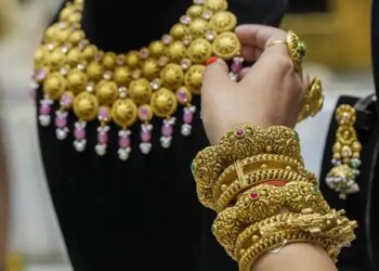 Gold-Silver Price Update: Continuous decline in gold price, silver also weak; Know the latest rates of your city