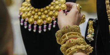 Gold-Silver Price Update: Continuous decline in gold price, silver also weak; Know the latest rates of your city