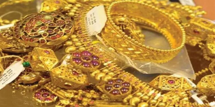 Gold-Silver Price Update: Gold prices fall from Delhi to Lucknow-Patna, silver also weak, know today's latest rates.