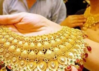Gold lost its shine, silver made a splash! Know what is the latest price of gold and silver in your city today